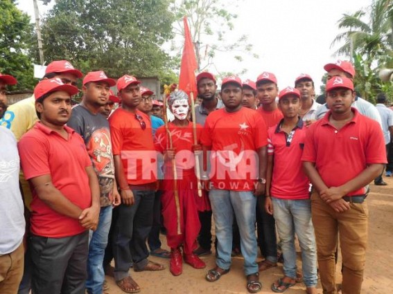 Communists come in Shiv-attire to beat saffron 